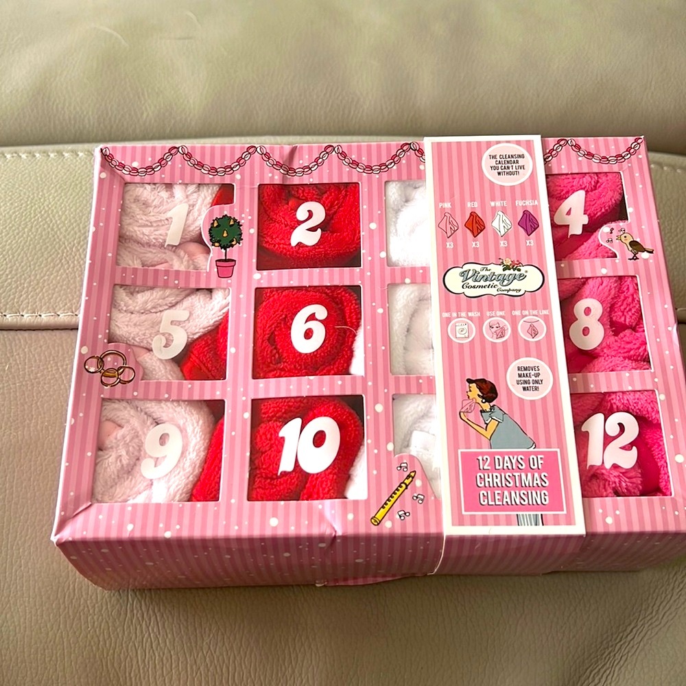 THE VINTAGE COSMETIC COMPANY 12 DAYS OF CLEANSING